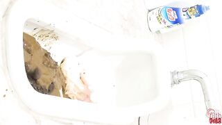 Japanese dirty girl pooping