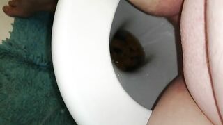Fat shaved pussy poop