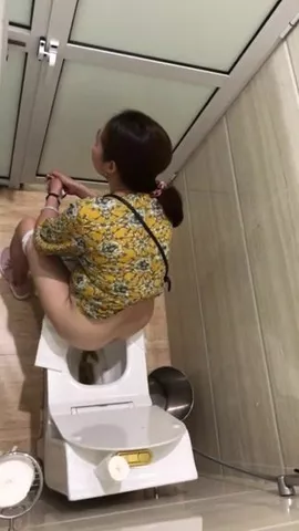 vietnamese scat porn Vietnamese Poop cam