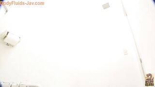 Curvy Japanese girl hard poop