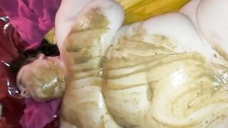 Chubby lady love shit on her pussy and body