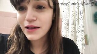 Blonde chick eats shit from her bare ass in front of mirror