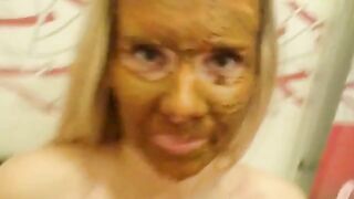 Blonde wife enjoying hot scat fuck