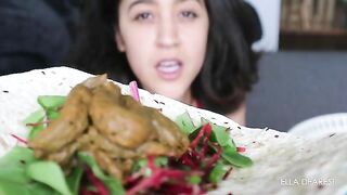 Fit girl poops on her Salad