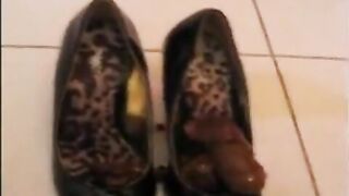 Hot babe and sticky shoes