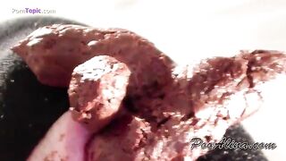 Nasty looking babe poops