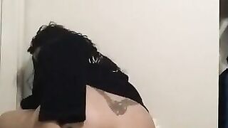 Tattooed bbw lady smooth poop show