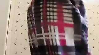 Curvy big butt pooping huge sticky load