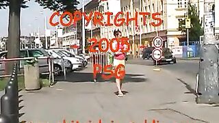 Kinky outdoor pooper