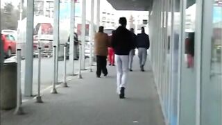 Dany public pants mess