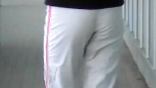 Dany public pants mess