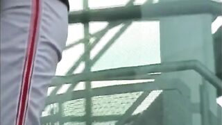 Dany public pants mess