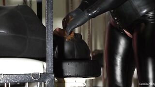 Domina Nasty back in black session