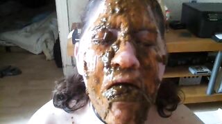 Dirty mature busty lady love shit bath