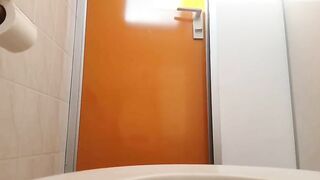 Mega hot booty dropping shit