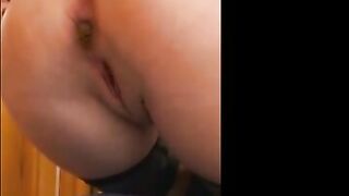 Sweet round ass girl pooping in the bedroom