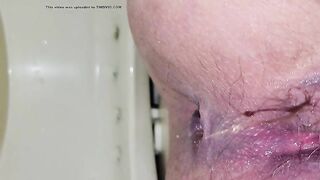 Hairy pussy lady and hd pooping show