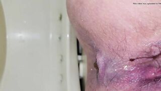 Hairy pussy lady and hd pooping show