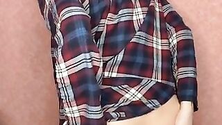 Seductive amateur brunette babe hard pooping