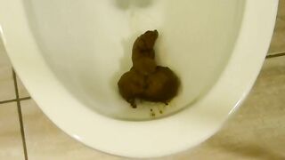 Beautiful mature lady showing her bouncing ass