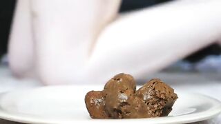 Skinny lady dropping shit at home