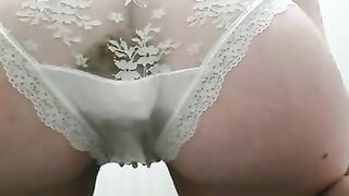 Mature lady shitting in panties