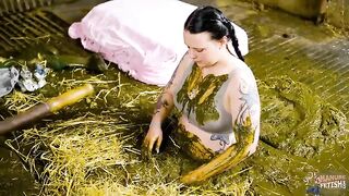 Farmer Girl Bettys messy bathing in cowshit