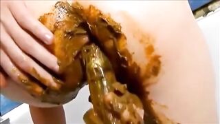 Shitting masturbating with toys and squirting