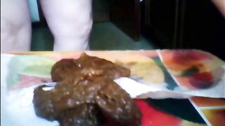 Hairy big booty lady shit a big load