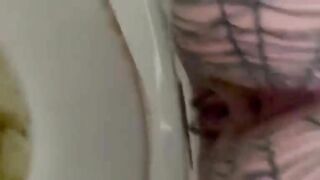 Nerdy mature lady pooping