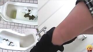 Slutty Japanese gal and toilet poop