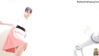 Hot Jap gal and tasty poop