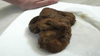 Milf spread legs for sticky poop