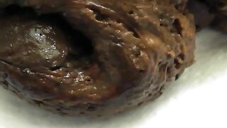 Milf spread legs for sticky poop