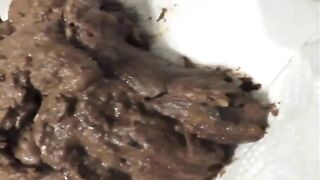 Hot thick milf poops