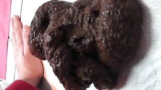 Shy amateur lady spread legs for creamy poop