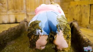 Lovely Dung Bath And Ass Fingering Play