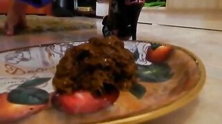 Yummy smooth ass lady pooping on the floor