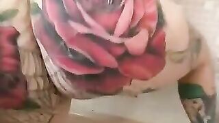 Pretty big ass tattooed lady pooping