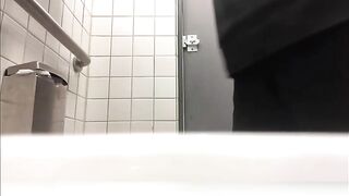 Lady spreading her big booty for poop