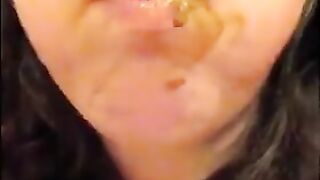 Amateur gal eating her shit