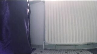 Mature lady dropping heavy shit