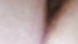 Hot chick taking out green turd