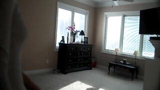 Skinny hot naked gal teasing and shitting at home