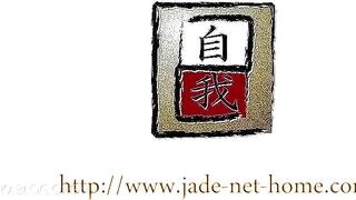 Big bottom Japanese girl pooping hard