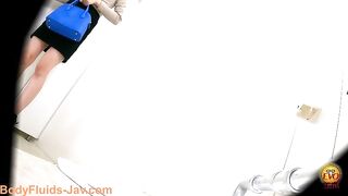 Skinny Japanese teeny girl showing her poop