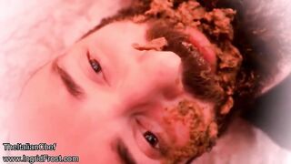 Scat queen with phat ass pooping for priest