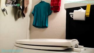 Amateur gal pooping and ass wiping