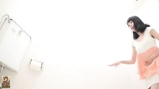 Hot and lovely babes caught pooping