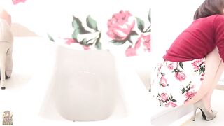 Smooth girl shitting messy load